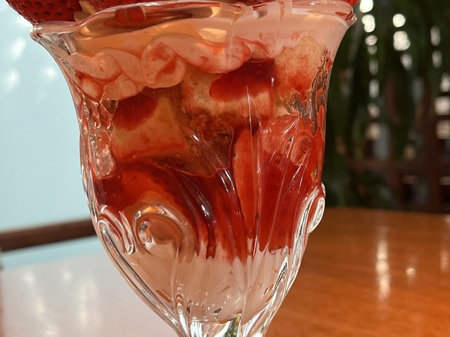 いちごパフェ1-3