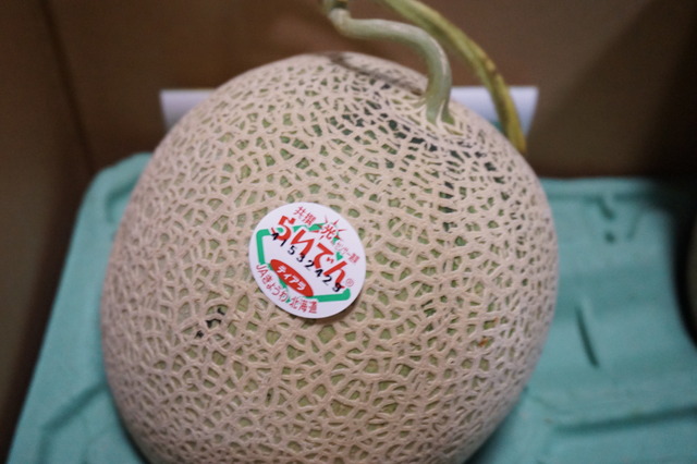 北海道赤肉メロン1