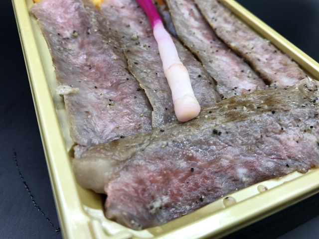 飛騨牛ステーキ弁当1-2-2