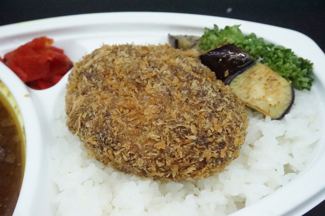 メンチカツカレー1-2