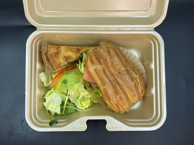 チーズクリームとスモークサーモンシューサンド1-2