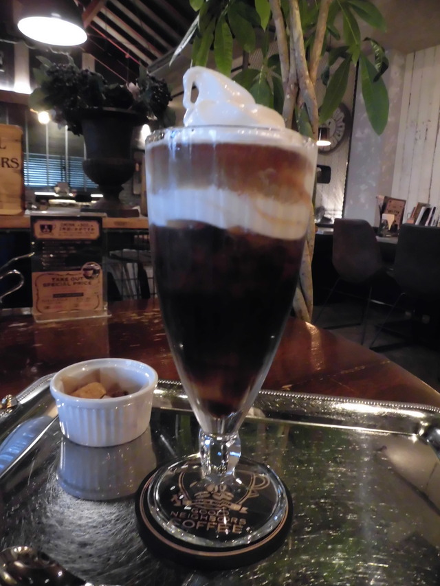 高松グッドネイバーズ珈琲コーヒーフロート