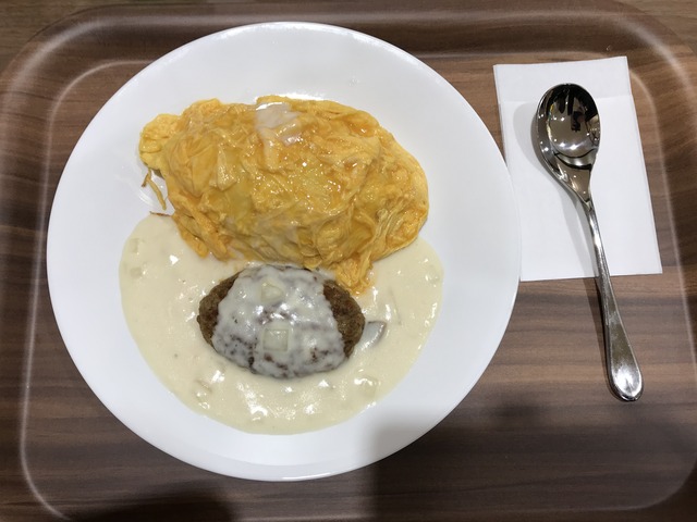 クリームバーグオムライス