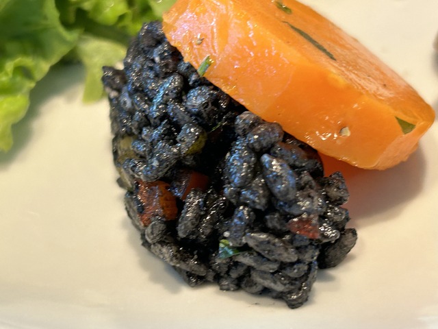 ❺ムール貝のだしで炊いたいた黒米サラダ1-1-2