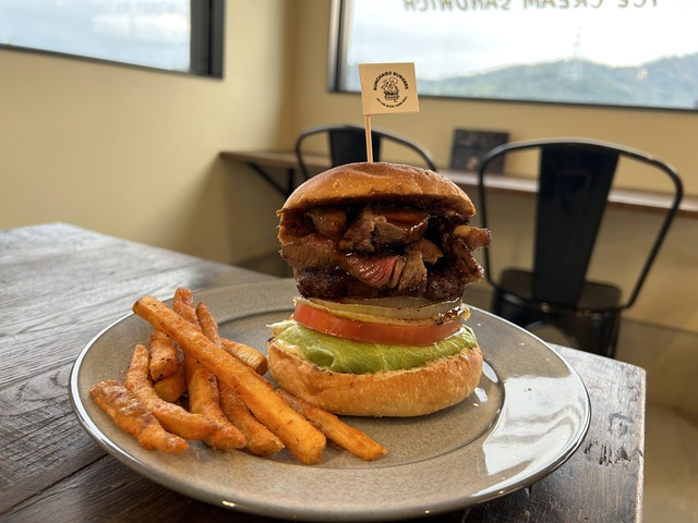 ロースステーキバーガー