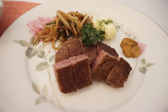 和牛ヒレステーキ＆海鮮ランチ2