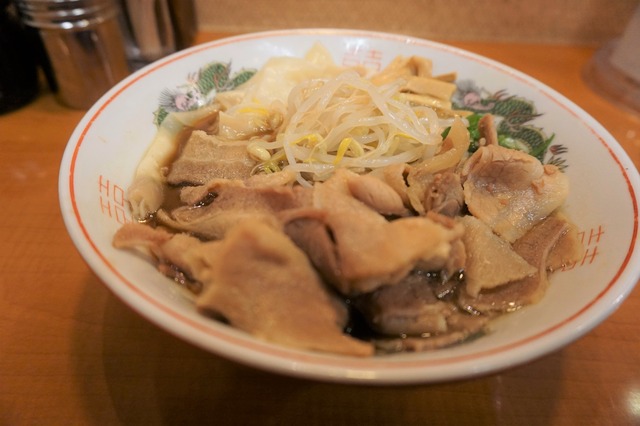 肉ワンタン中華そば (2)