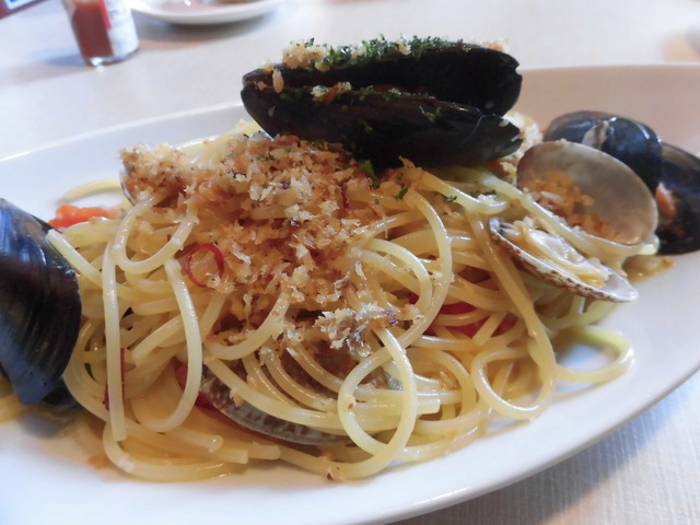 あさりとムール貝トマトのアンチョビスパゲッティー