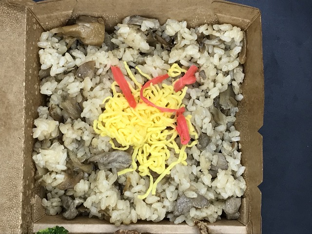 から揚げ弁当2-1