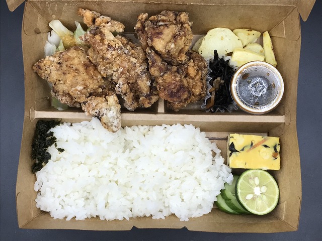 からあげ弁当2