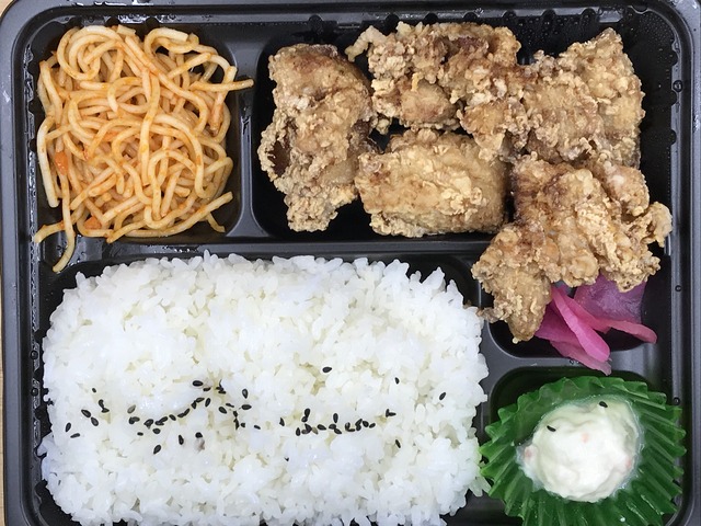 から揚げ弁当2
