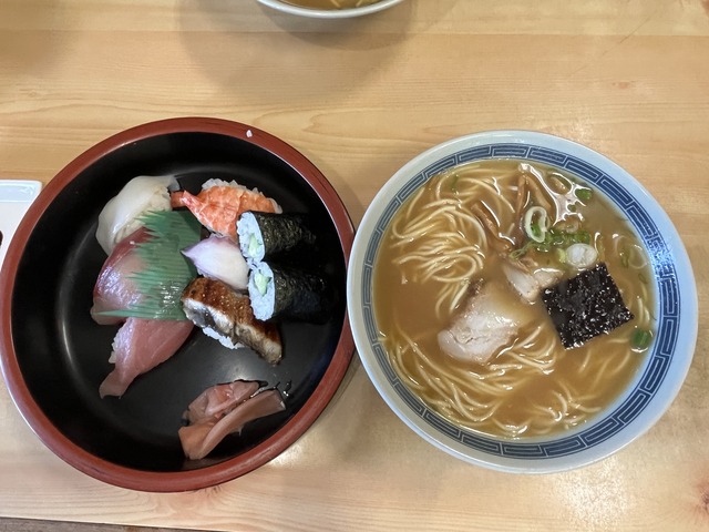 寿司定食1-1-2