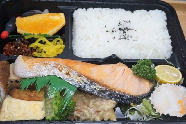 鮭弁当