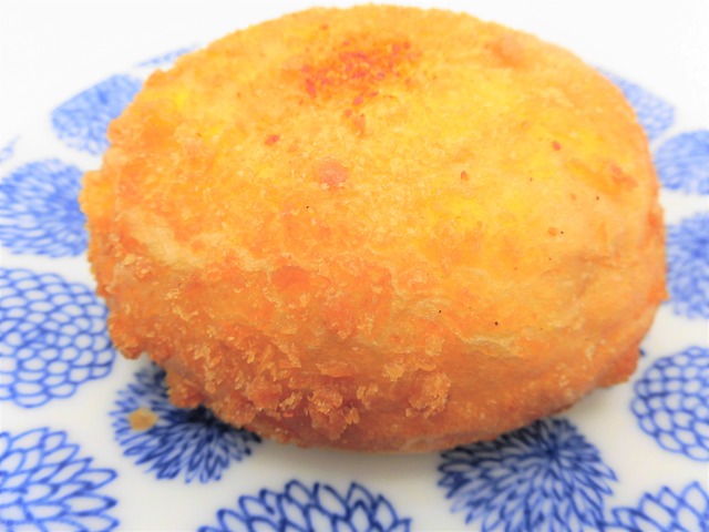 叶牛すじカレーパン