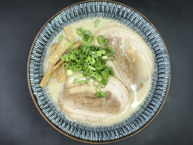 とんこつラーメン1
