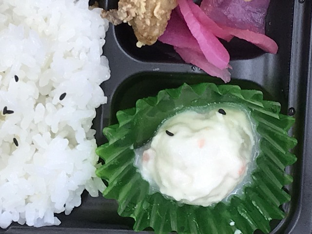 から揚げ弁当2-4