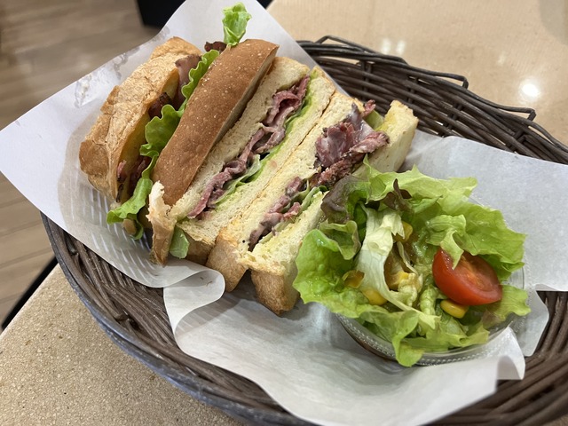 ビーフパストラミサンド1
