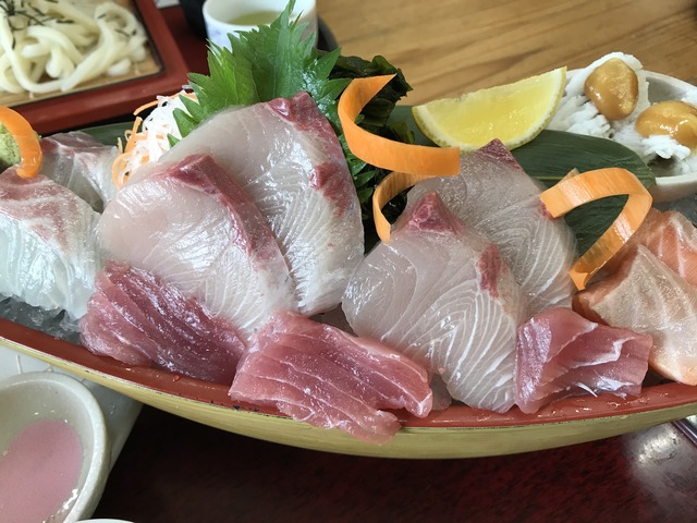 刺身盛り合わせ天婦羅付き