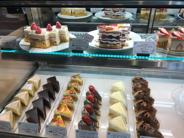 ショーケース3