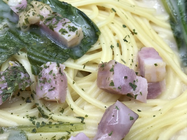 ベーコンとほうれん草のクリームパスタ1-1-2