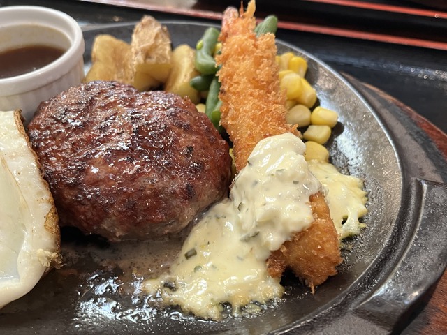 牛ハンバーグ目玉焼き1-3-1