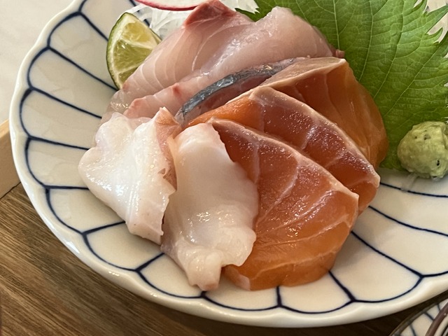 刺身定食1-2-2