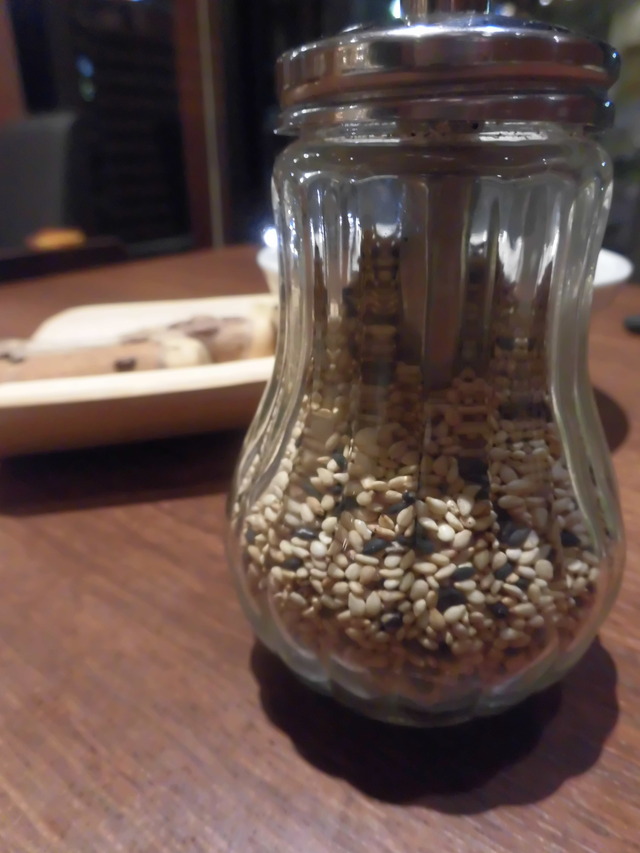 やまかつゴマ容器