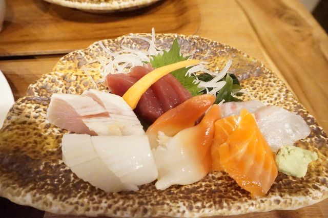 カキフライ刺身定食刺身2