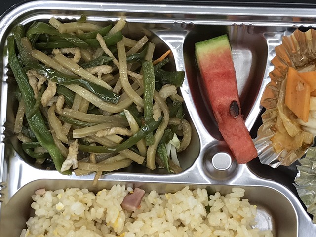 青椒肉絲弁当2-2