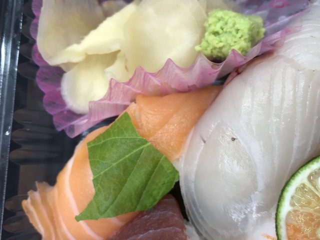 寿司6貫盛りカンパチサーモン