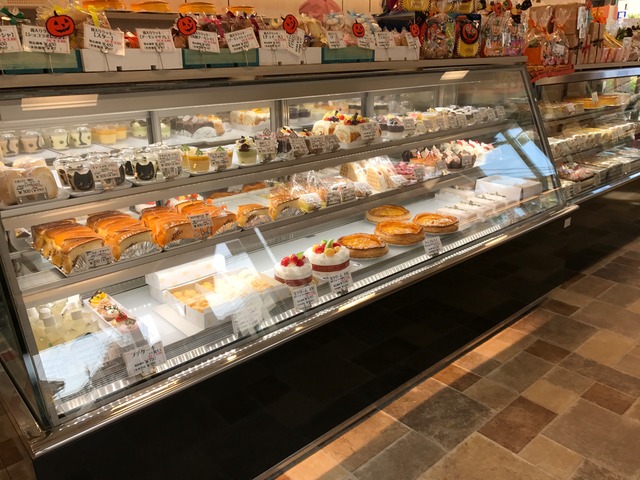 ケーキショーケース3
