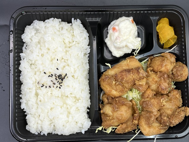 モモから弁当