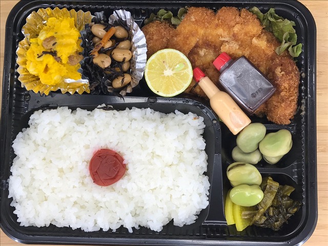 とんかつ弁当2