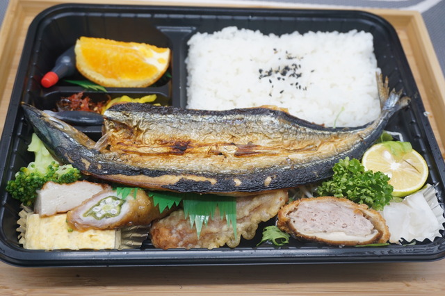 サンマ弁当