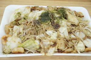 持ち帰りイカ海老焼きそば2