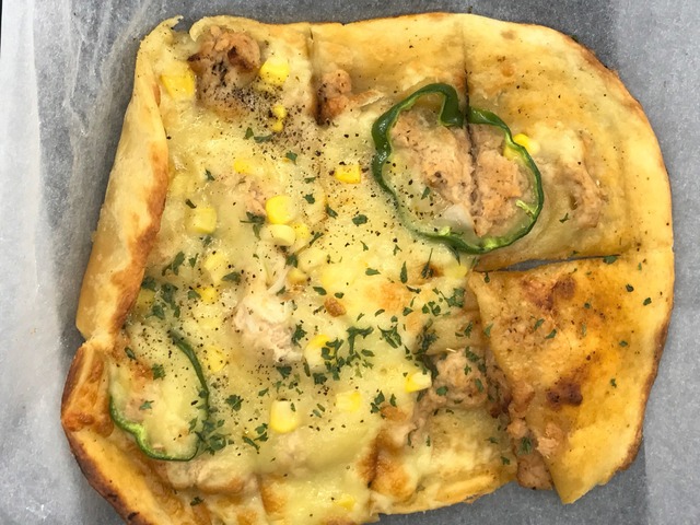 ツナとコーンのピザ2