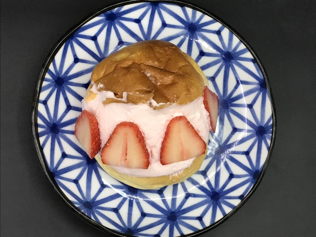 マリトッツオいちご