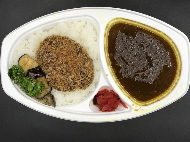 メンチカツカレー2