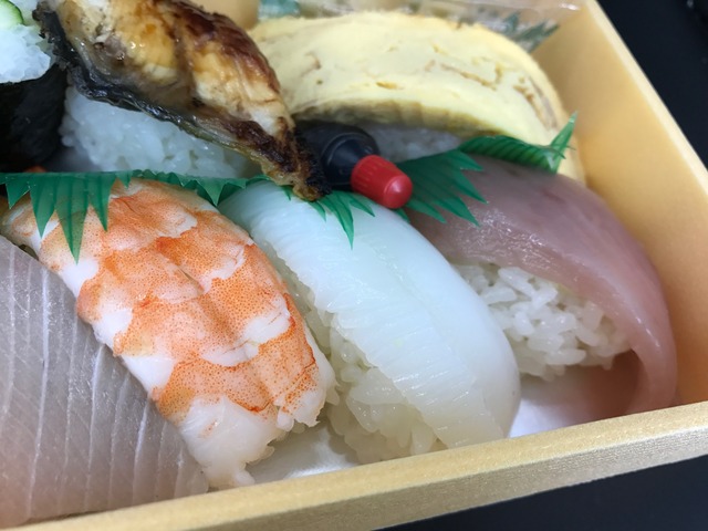 にぎりエビイカ赤身1