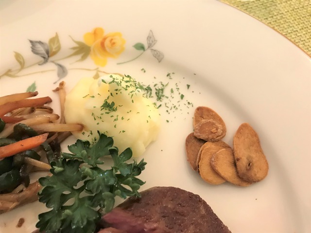 琥珀ランチロース1-4-1