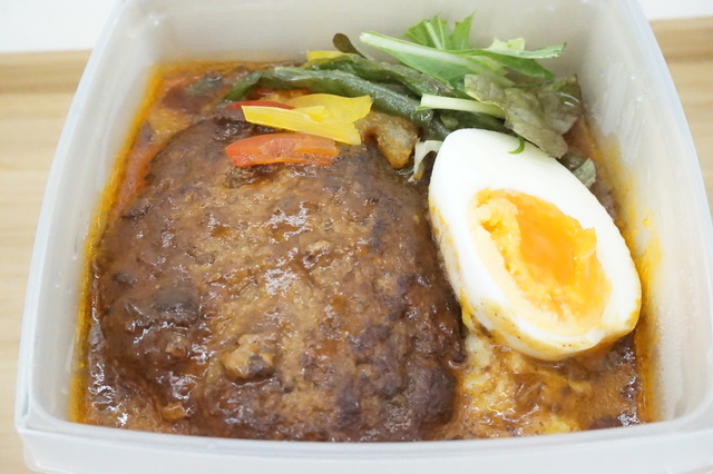 煮込みハンバーグ