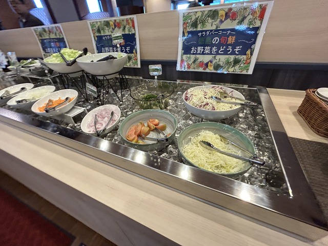 サラダバー1