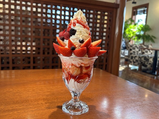いちごパフェ2-1