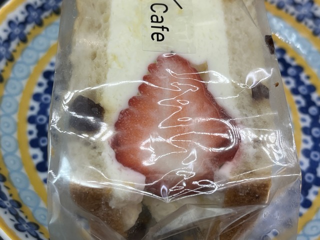 いちごのフルーツサンド1-3
