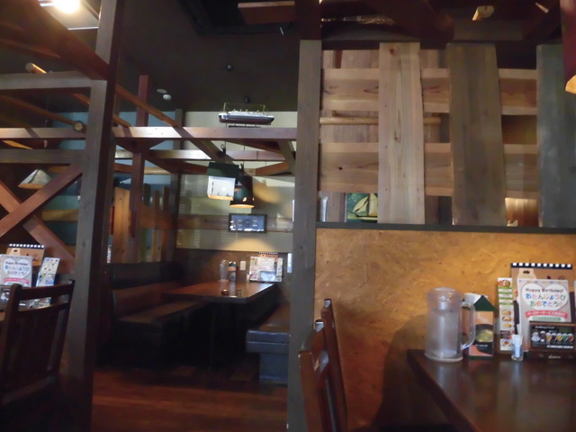 びっくりドンキー春日店内3