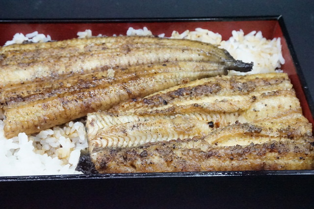 ウナギ弁当上2