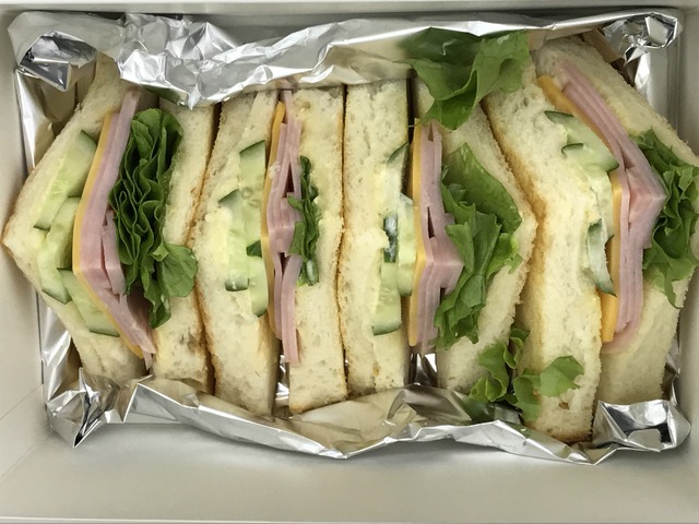 ロースハムとチーズのサンド