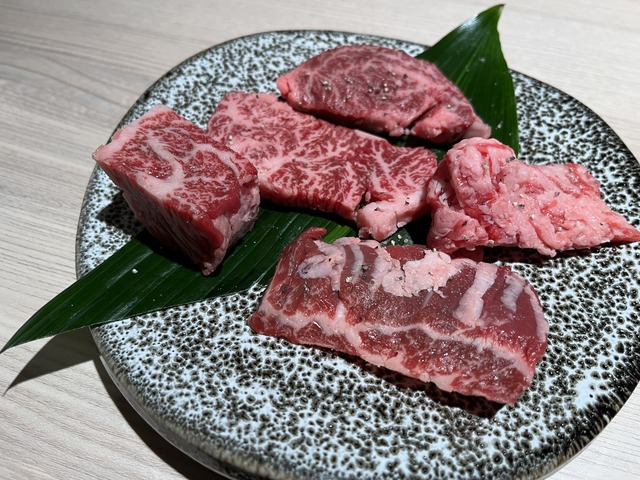 ハラミ食べ比べの一品