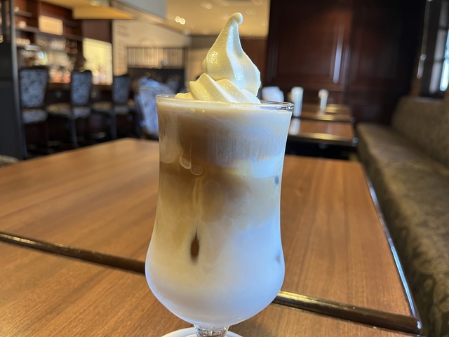 アイスカフェラテフロート