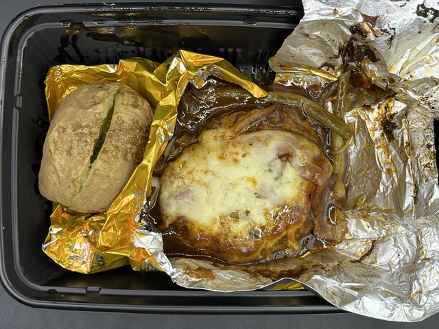 たっぷりチーズと舞茸ハンバーグ1-2-1